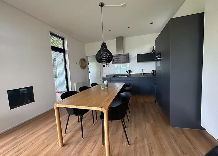 Bad Hoophuizen L-cube 6 Nr Eik 19 Holiday home *